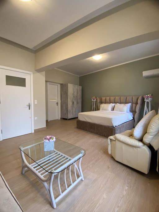Λabirinthia Apartment Athens Luaran gambar